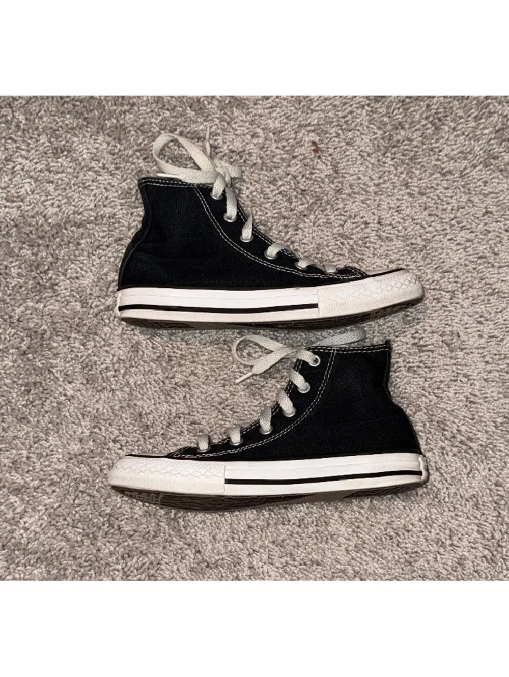 Converse Chuck Taylor All Star High Top Kids Sneakers Youth Size 13.5